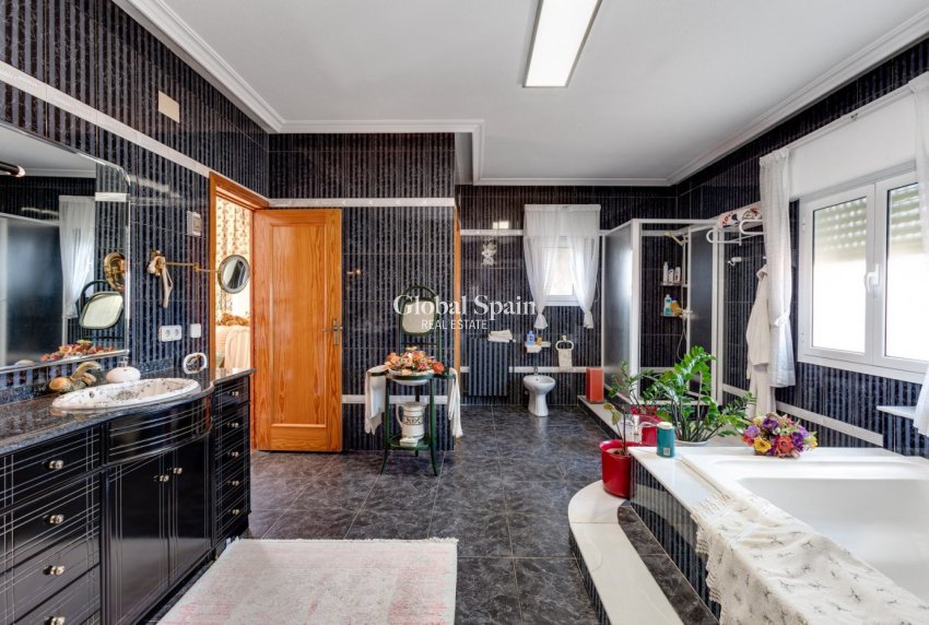 Venta - VILLA -
TORREVIEJA - San Luis