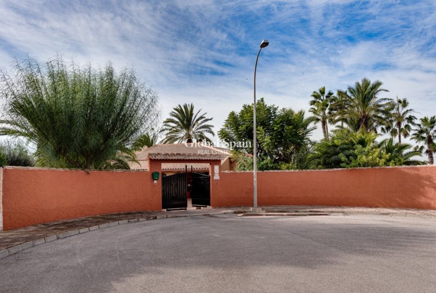 Venta - VILLA -
TORREVIEJA - San Luis