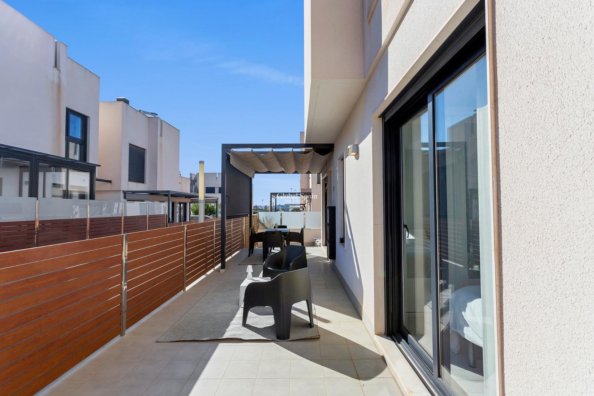 Venta - Villa -
TORREVIEJA - Sector 25