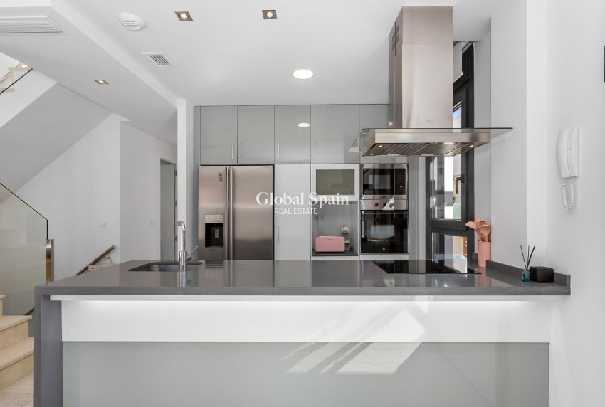 Venta - Villa -
TORREVIEJA - Sector 25