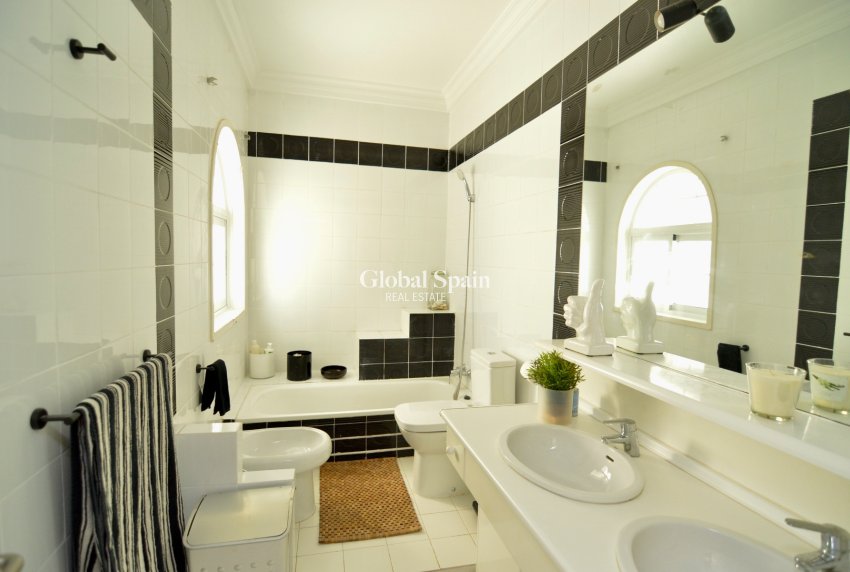 Venta - Villa -
TORREVIEJA - Torreta-Florida