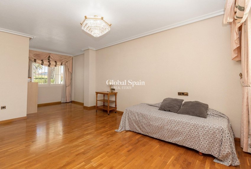 Venta - Villa -
TORREVIEJA - Torreta florida