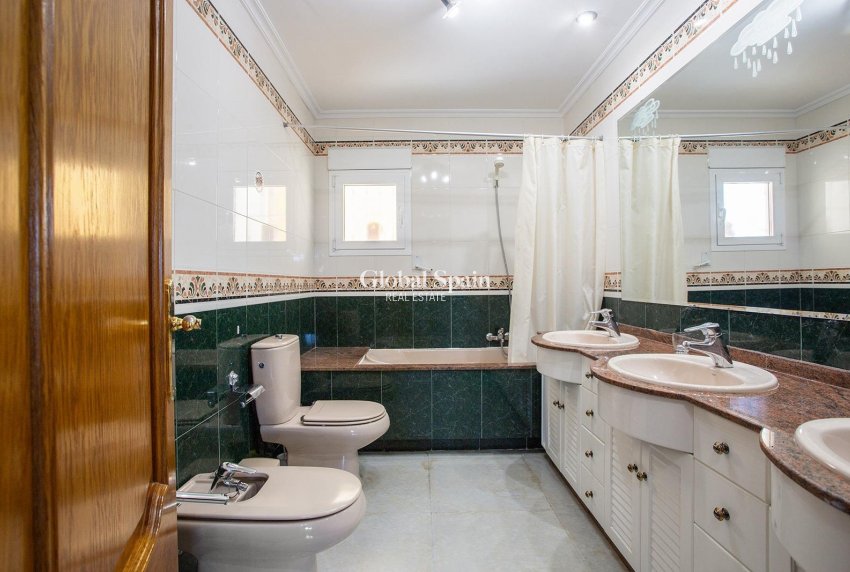 Venta - Villa -
TORREVIEJA - Torreta florida