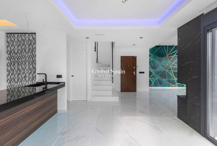 Venta - VILLA -
TORREVIEJA - Torreta Florida