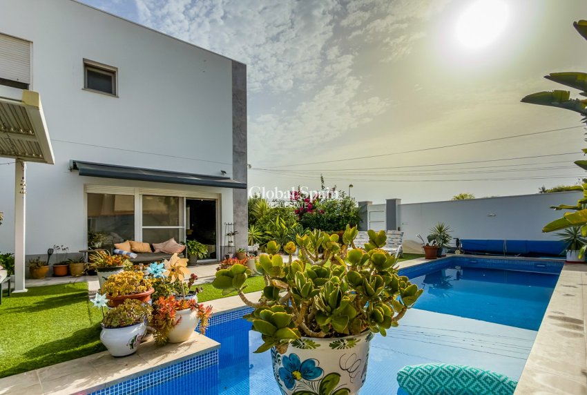 Venta - VILLA -
TORREVIEJA - Torreta - Florida