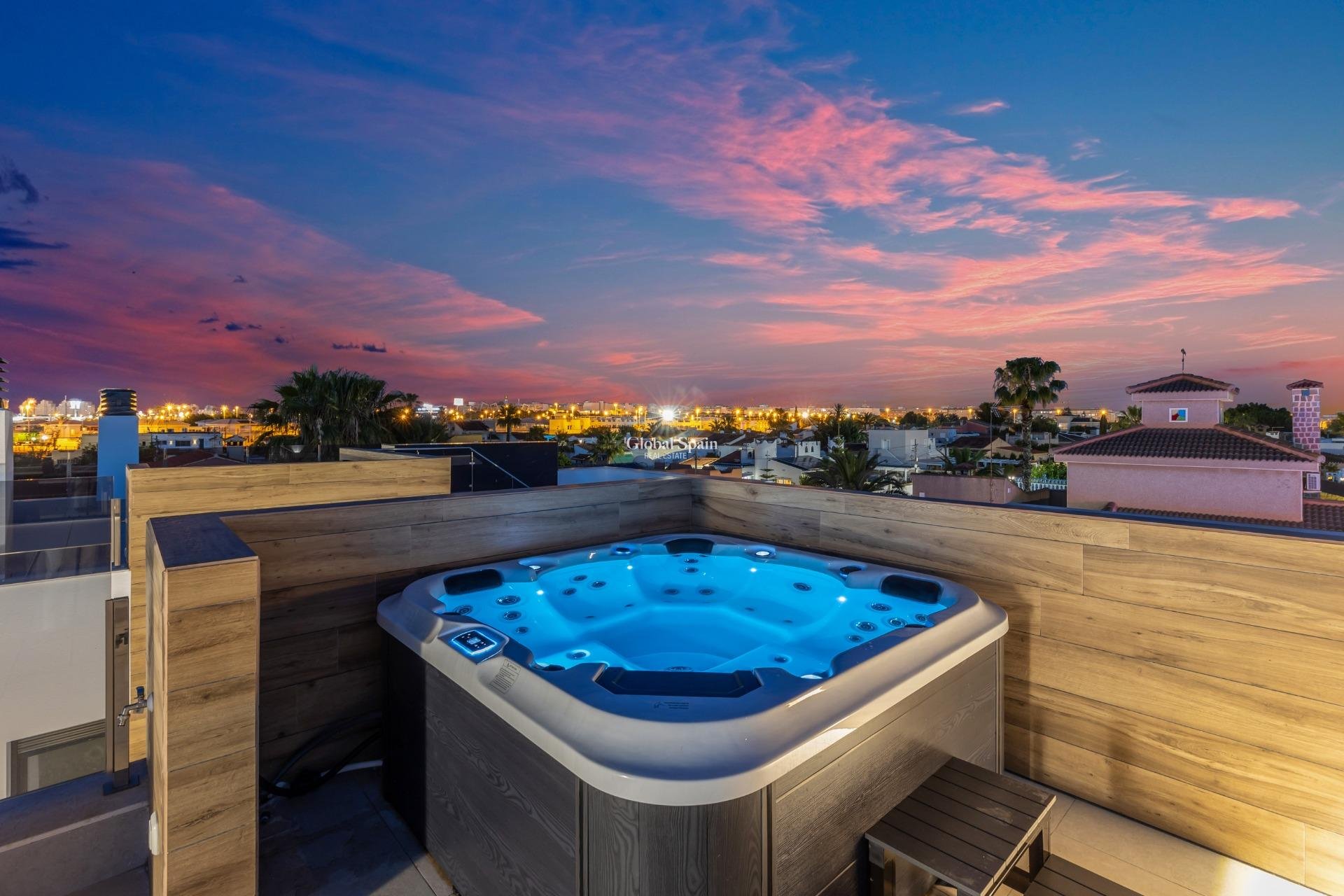 Venta - VILLA -
TORREVIEJA - Torreta Florida