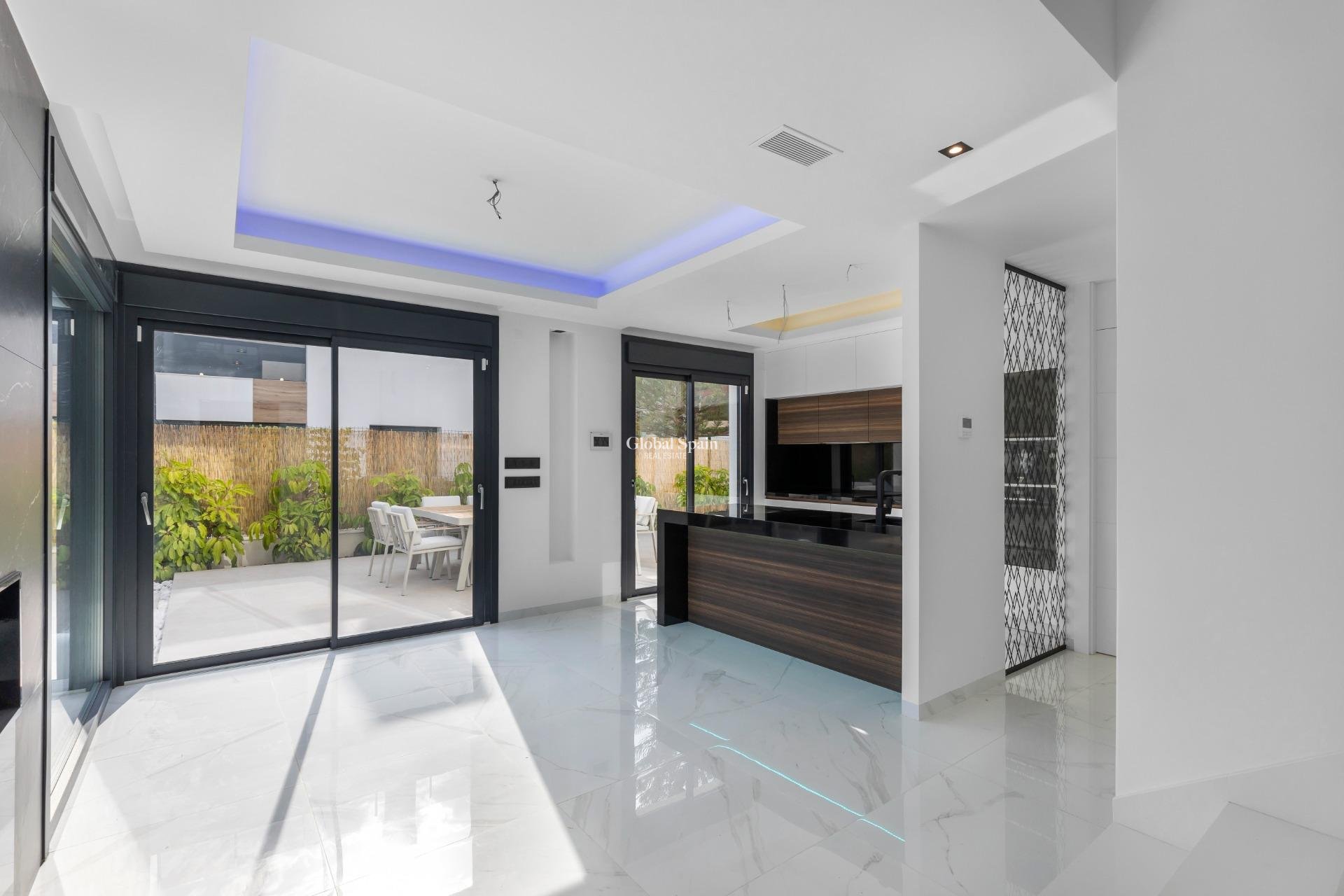 Venta - VILLA -
TORREVIEJA - Torreta Florida