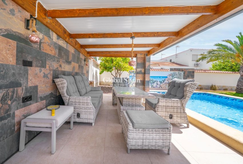 Venta - VILLA -
TORREVIEJA - Torreta