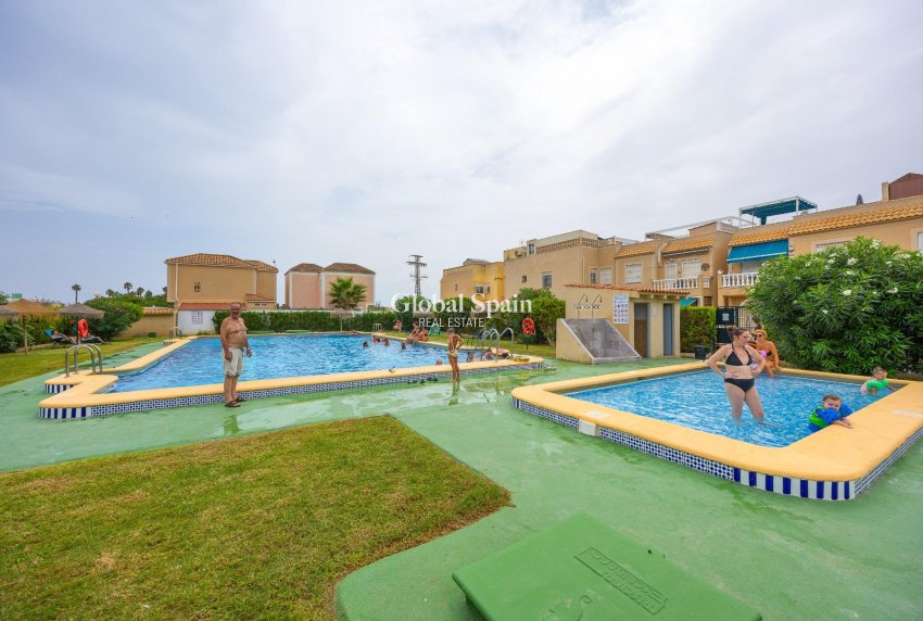 Venta - VILLA -
TORREVIEJA - Torretas