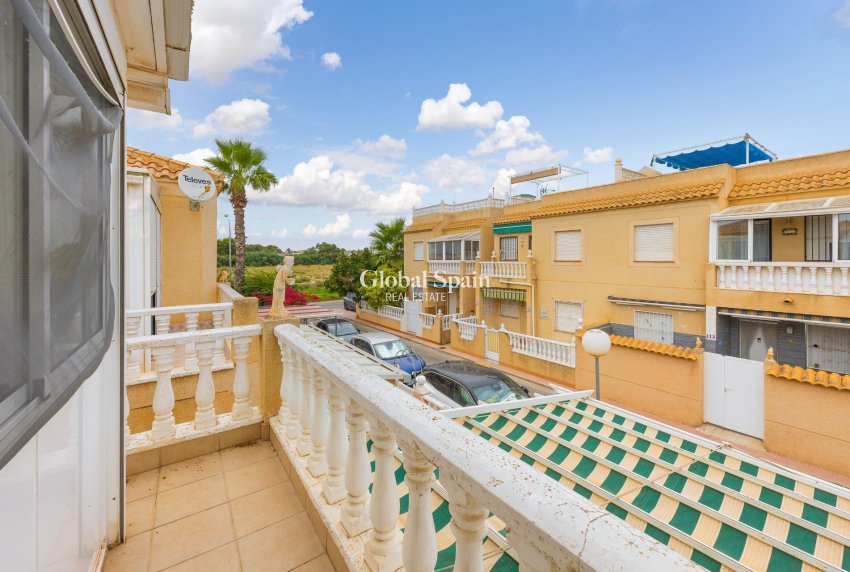 Venta - VILLA -
TORREVIEJA - Torretas