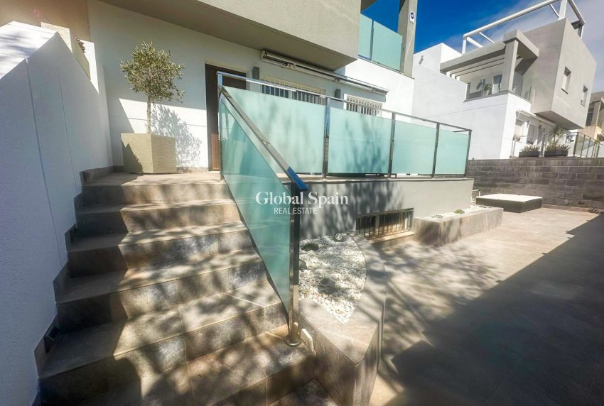 Venta - VILLA -
TORREVIEJA - Torrevieja