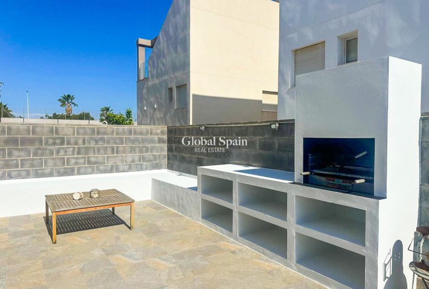 Venta - VILLA -
TORREVIEJA - Torrevieja