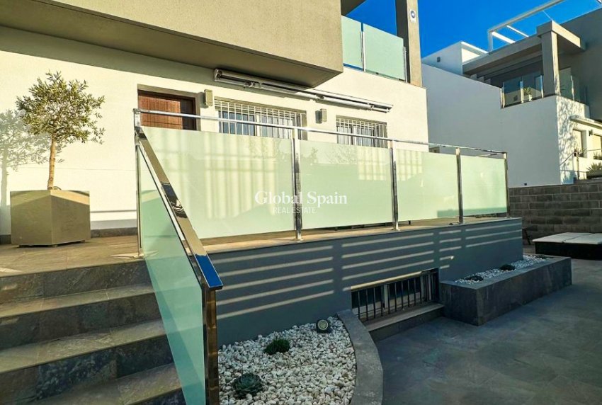 Venta - VILLA -
TORREVIEJA - Torrevieja