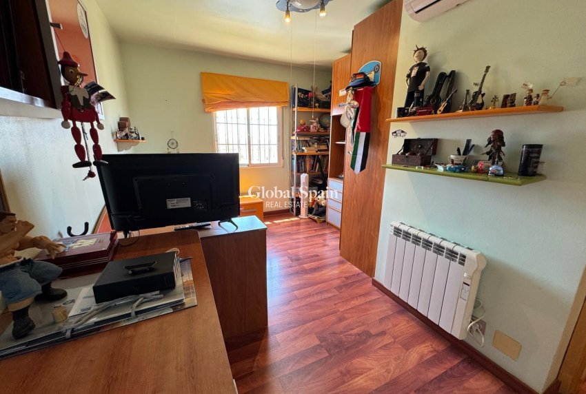 Venta - VILLA -
TORREVIEJA - Zona Los Frutales