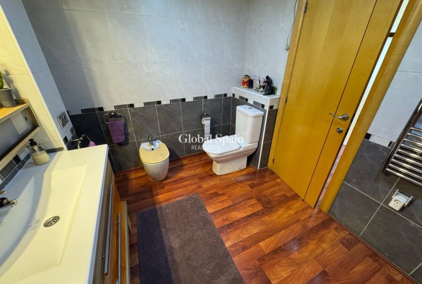 Venta - VILLA -
TORREVIEJA - Zona Los Frutales