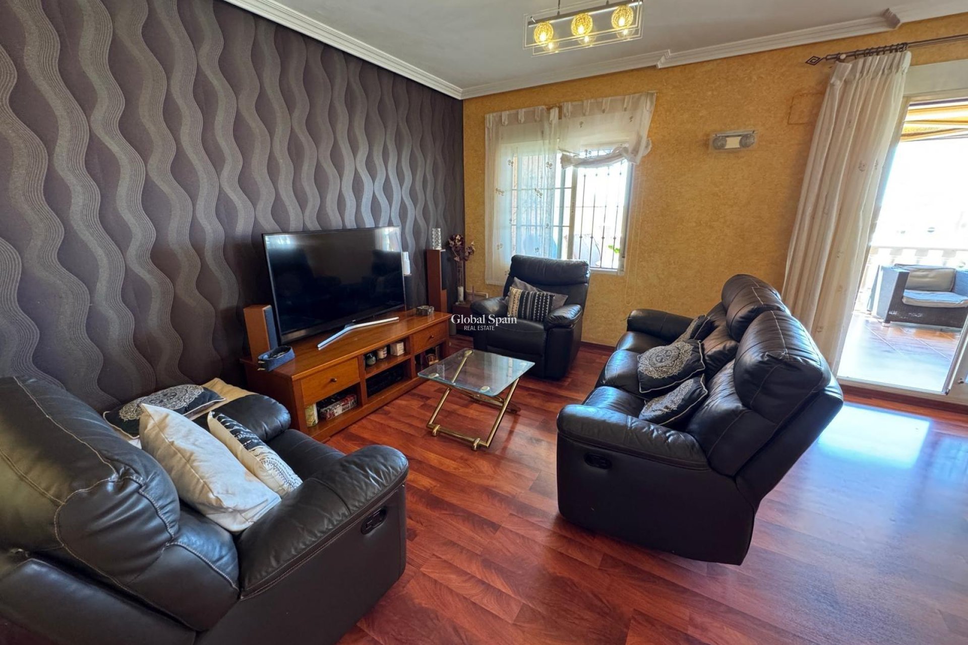 Venta - VILLA -
TORREVIEJA - Zona Los Frutales