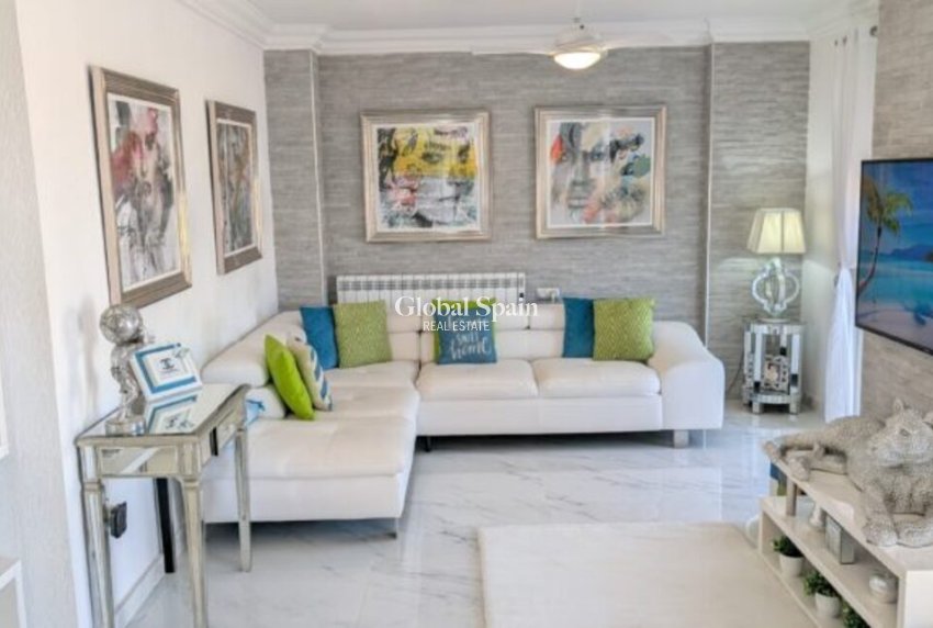 Venta - VILLA -
VILLAMARTÍN - Costa Blanca