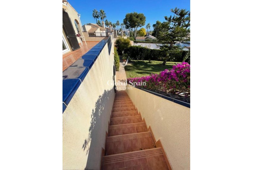 Venta - VILLA -
VILLAMARTÍN - Costa Blanca