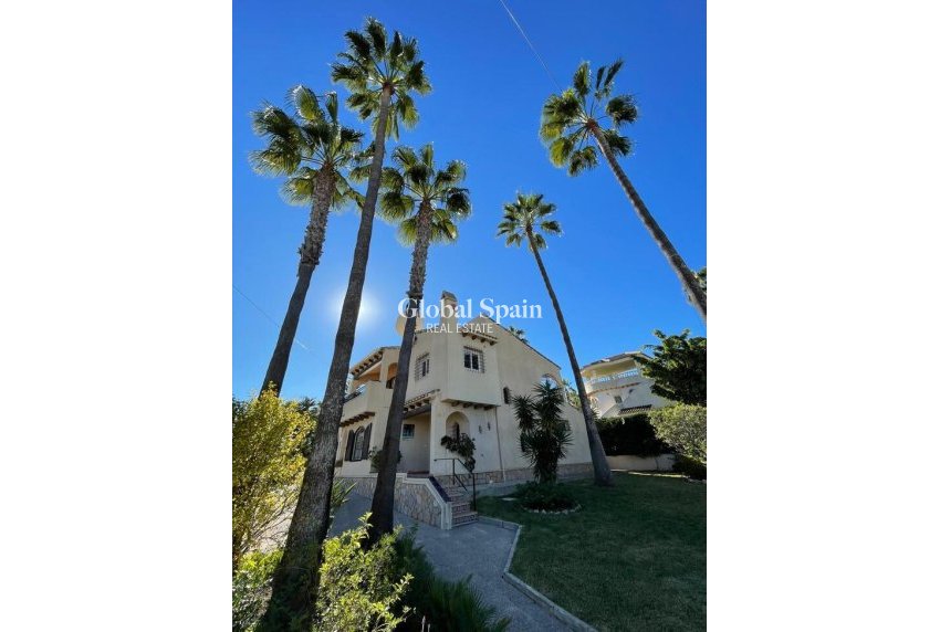 Venta - VILLA -
VILLAMARTÍN - Costa Blanca