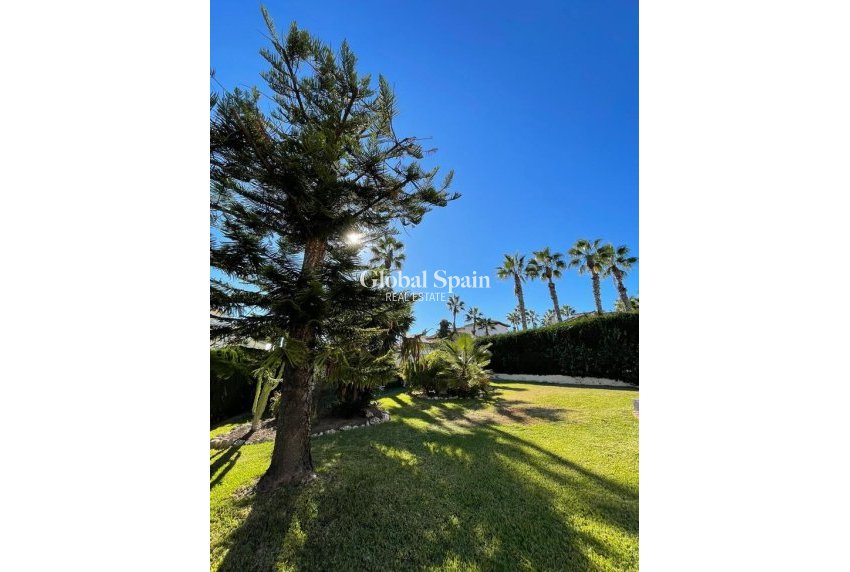 Venta - VILLA -
VILLAMARTÍN - Costa Blanca