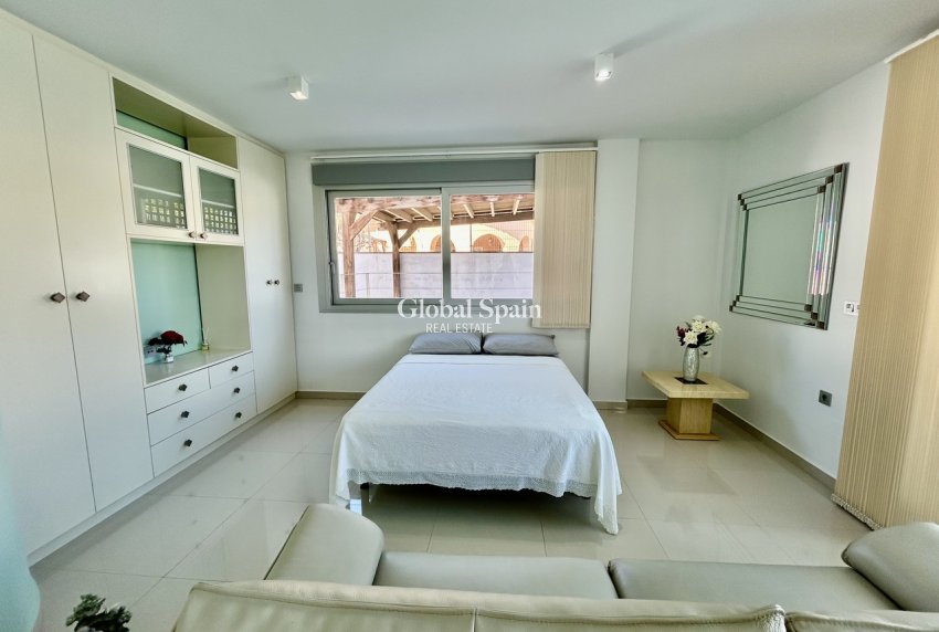 Venta - VILLA -
VILLAMARTÍN - Costa Blanca