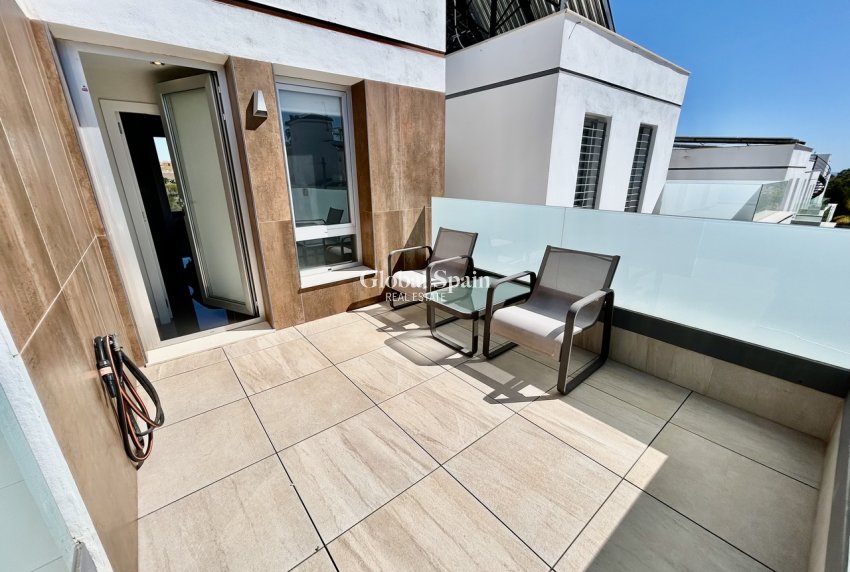 Venta - VILLA -
VILLAMARTÍN - Costa Blanca