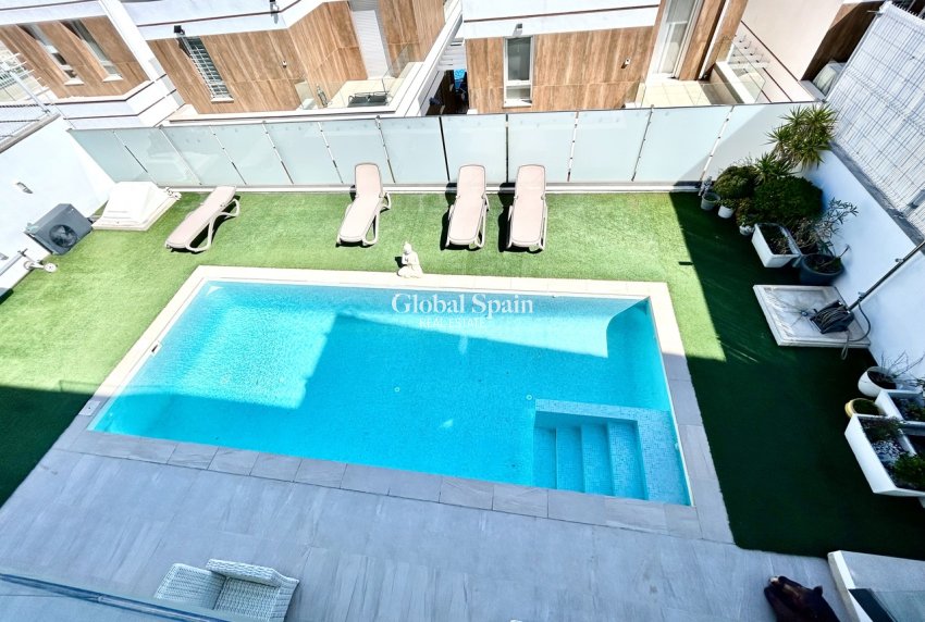 Venta - VILLA -
VILLAMARTÍN - Costa Blanca