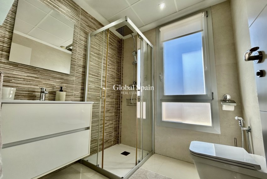 Venta - VILLA -
VILLAMARTÍN - Costa Blanca