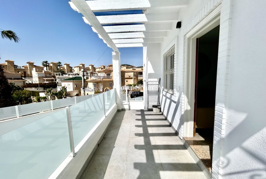 Venta - VILLA -
VILLAMARTÍN - Costa Blanca