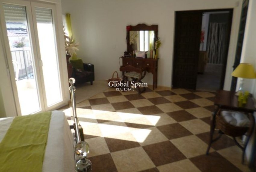 Venta - VILLA -
VILLAMARTÍN - Costa Blanca
