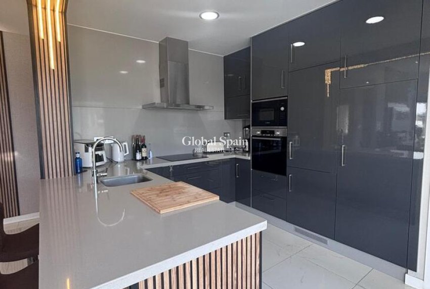 Venta - VILLA -
VILLAMARTÍN - Costa Blanca