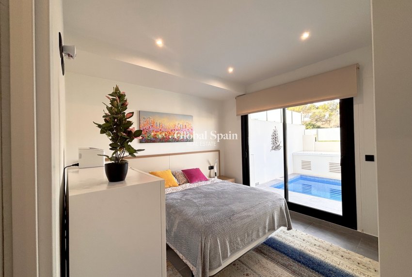 Venta - VILLA -
VILLAMARTÍN - Costa Blanca