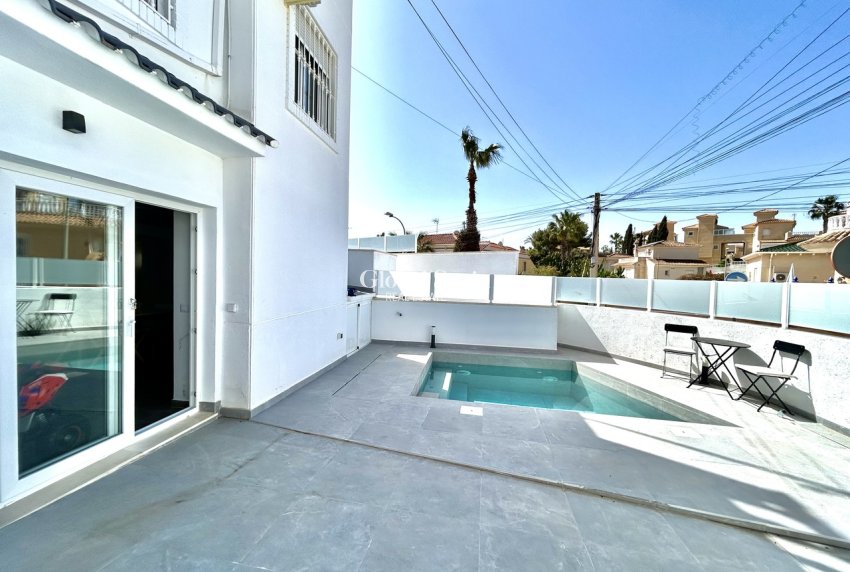 Venta - VILLA -
VILLAMARTÍN - Costa Blanca