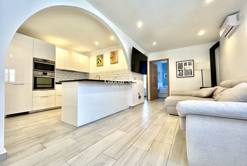 Venta - VILLA -
VILLAMARTÍN - Costa Blanca