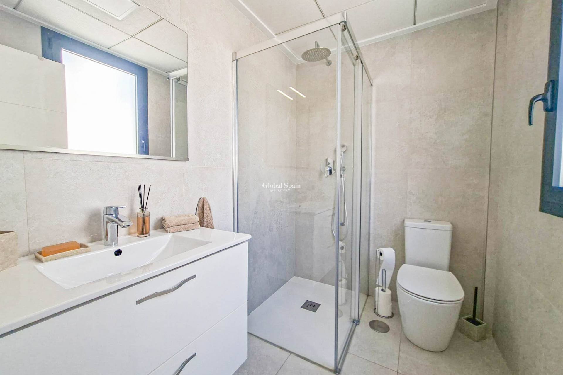 Venta - VILLA -
VILLAMARTÍN - Costa Blanca
