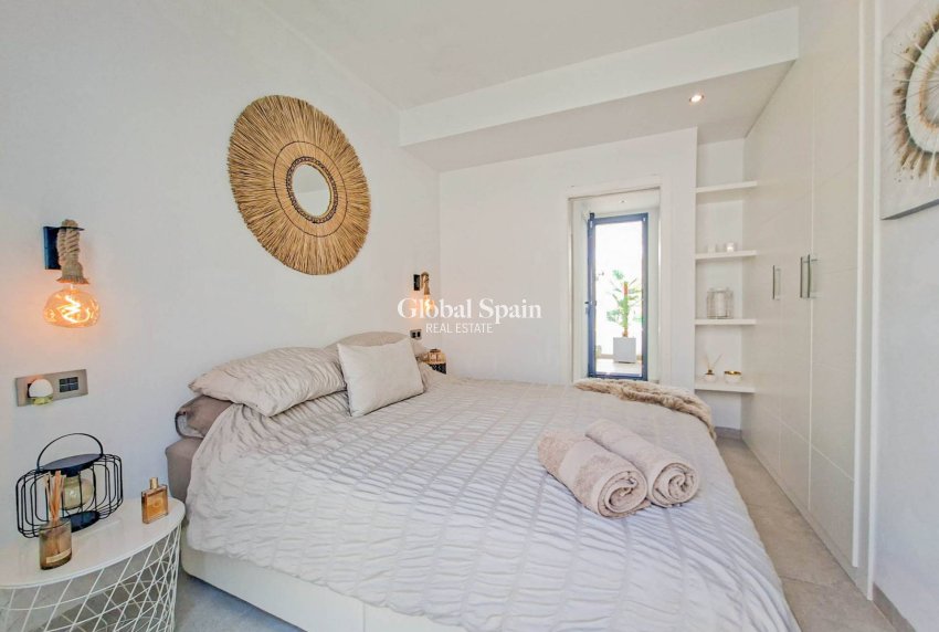 Venta - VILLA -
VILLAMARTÍN - Costa Blanca
