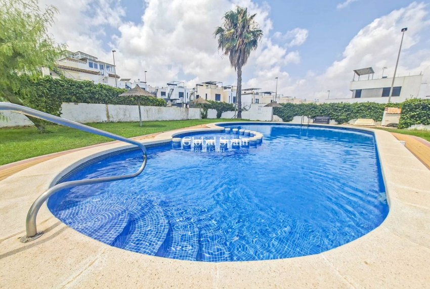 Venta - VILLA -
VILLAMARTÍN - Costa Blanca