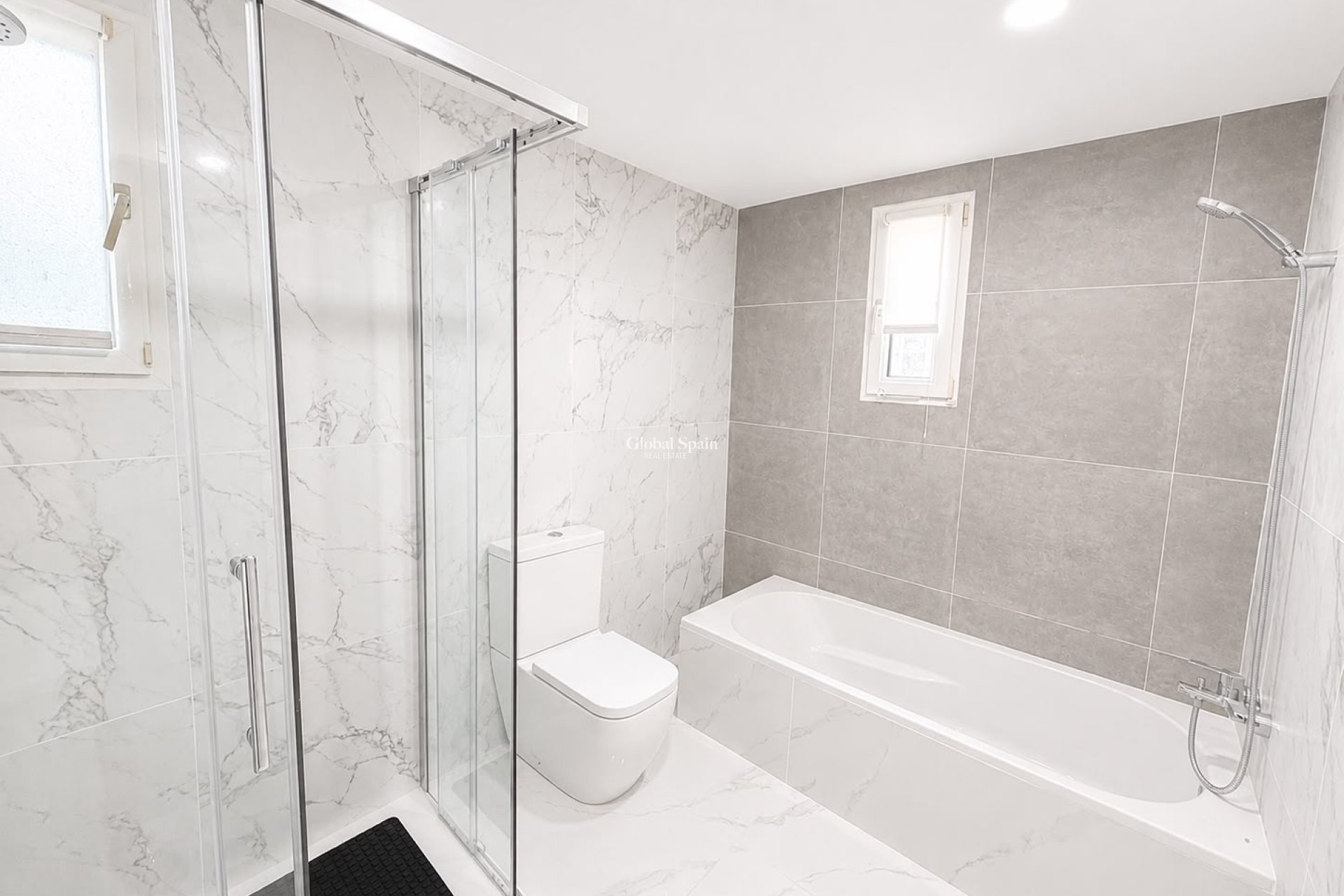 Venta - VILLA -
VILLAMARTÍN - Costa Blanca