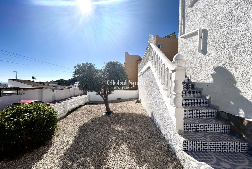 Venta - VILLA -
VILLAMARTÍN - Costa Blanca