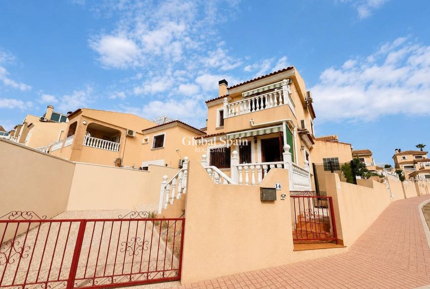 Venta - VILLA -
VILLAMARTÍN - Costa Blanca