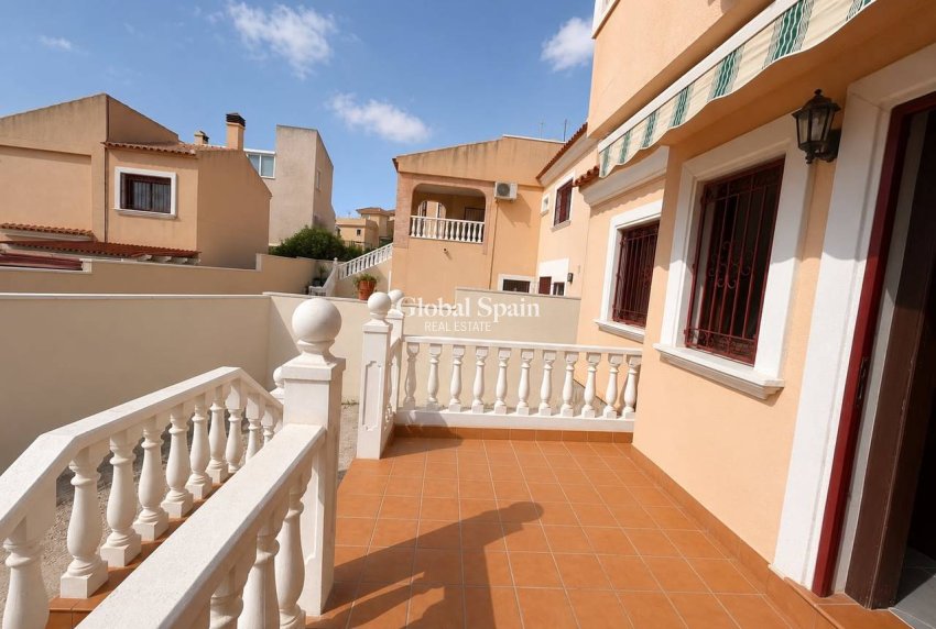 Venta - VILLA -
VILLAMARTÍN - Costa Blanca