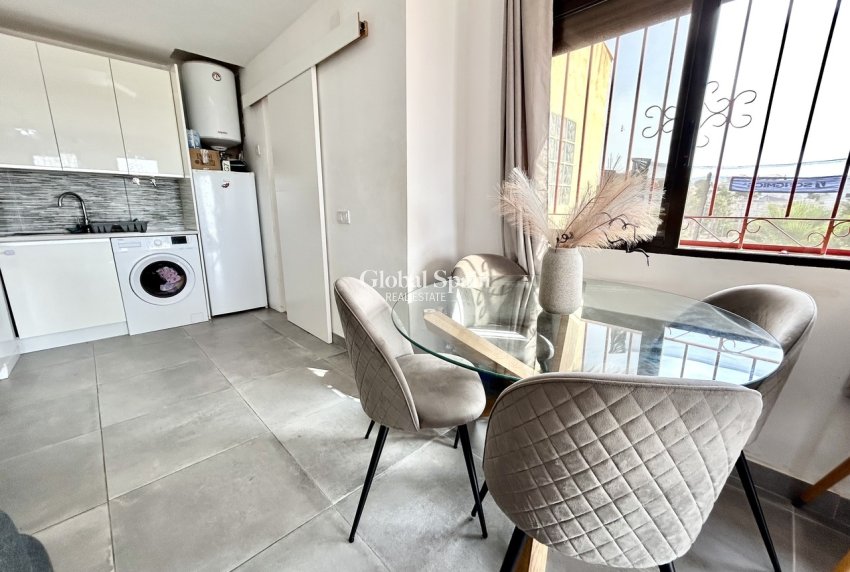 Venta - VILLA -
VILLAMARTÍN - Costa Blanca