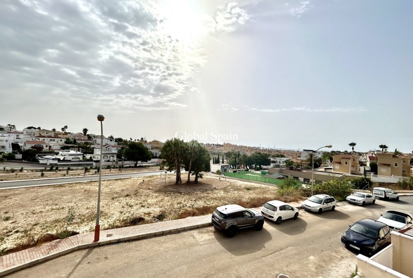 Venta - VILLA -
VILLAMARTÍN - Costa Blanca