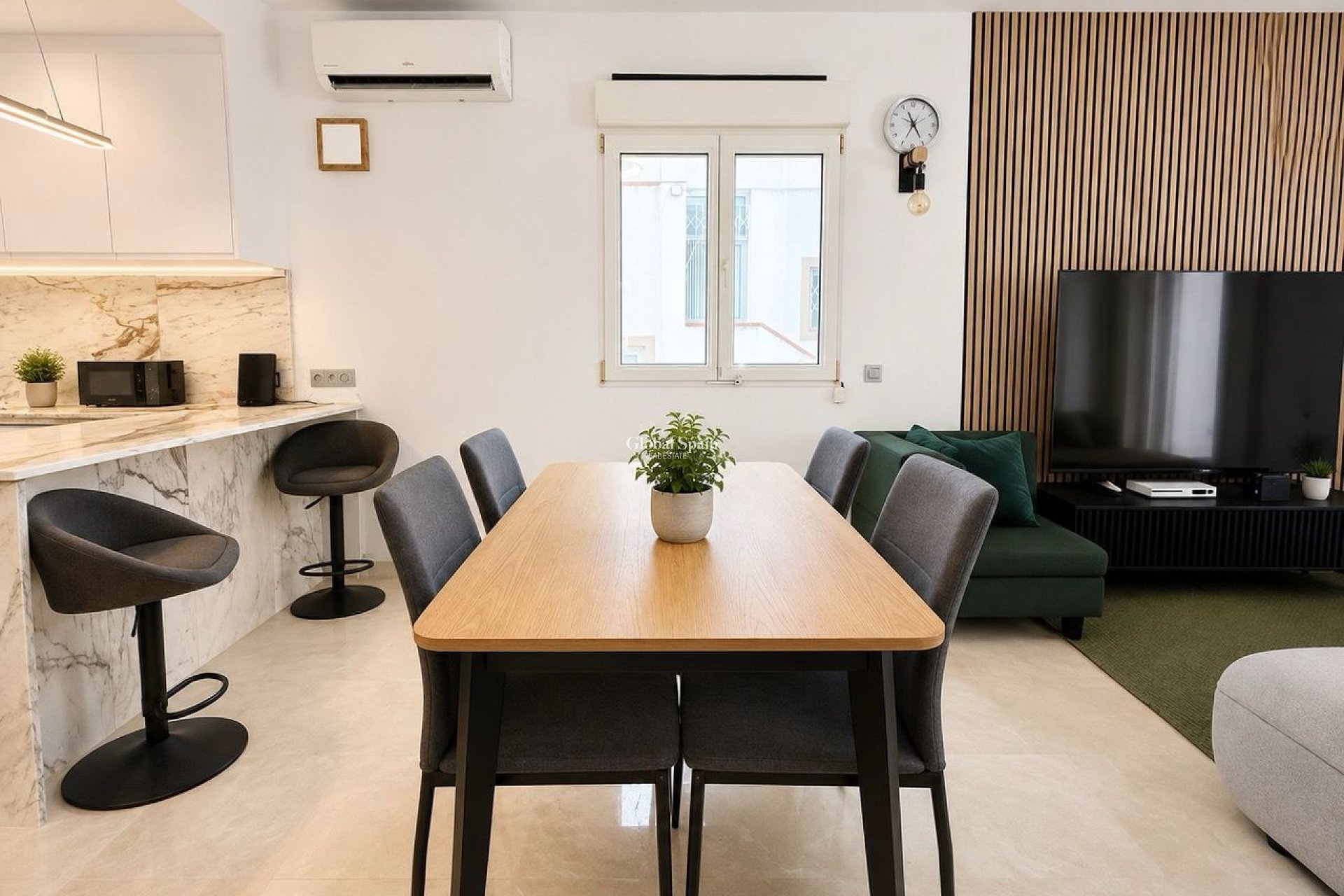 Venta - VILLA -
VILLAMARTÍN - Costa Blanca