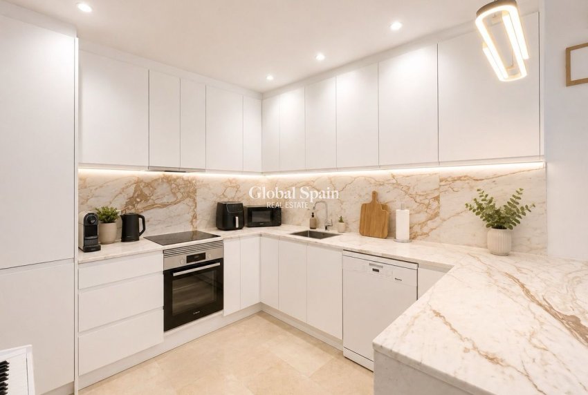 Venta - VILLA -
VILLAMARTÍN - Costa Blanca