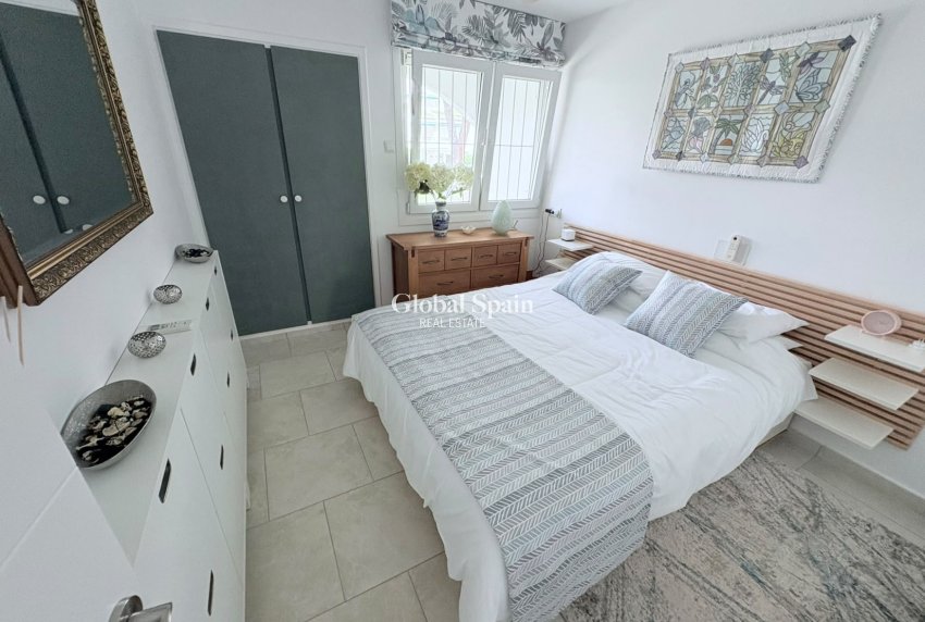 Venta - VILLA -
VILLAMARTÍN - Costa Blanca