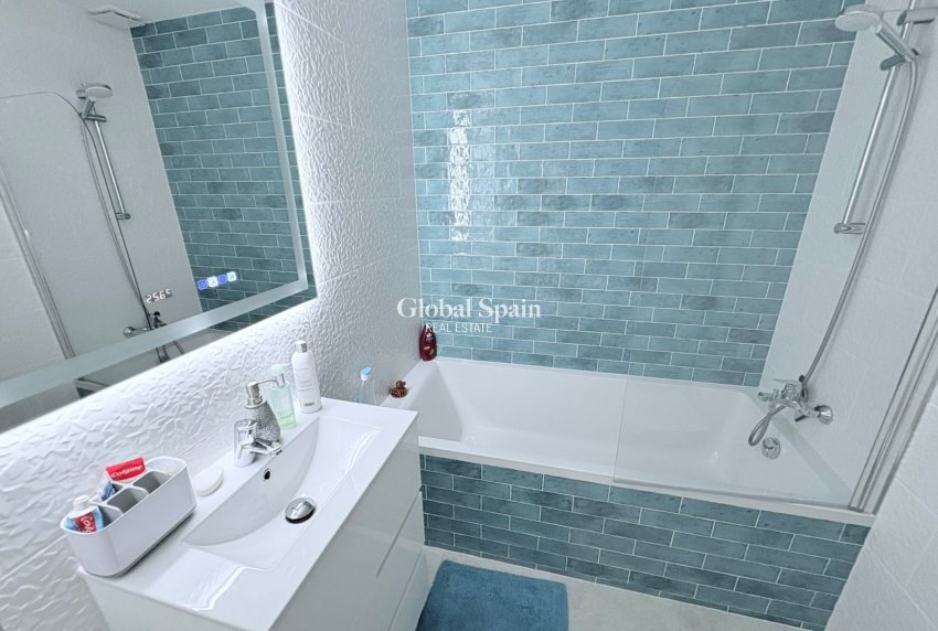 Venta - VILLA -
VILLAMARTÍN - Costa Blanca