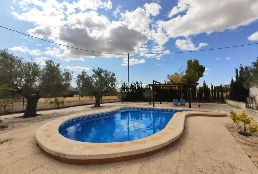 Venta - VILLA -
YECLA - Inland