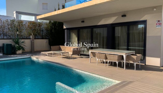 Villa independiente - Venta - ORIHUELA COSTA -
                CAMPOAMOR