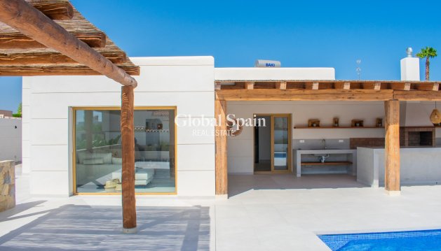 Villa independiente - Venta - TORREVIEJA -
                Torreta Florida